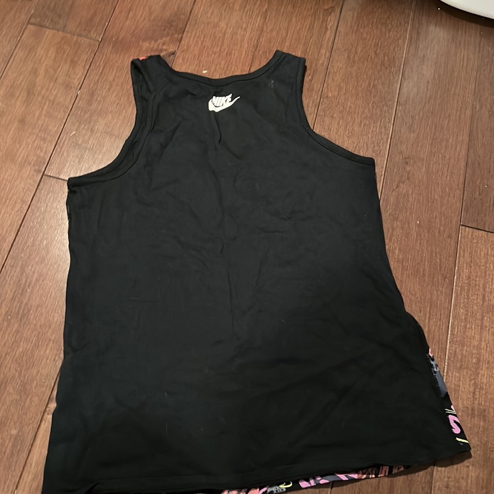 Girls Nike T-shirt - Picture 4 of 4